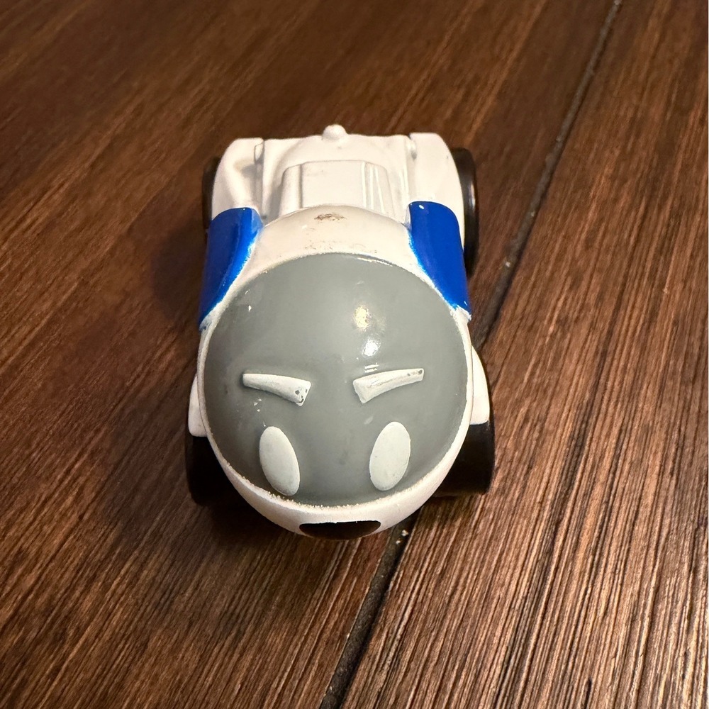 Hot Wheels Character Cars Poochi Sega Toys White Blue Diecast Robot Dog Vehicle